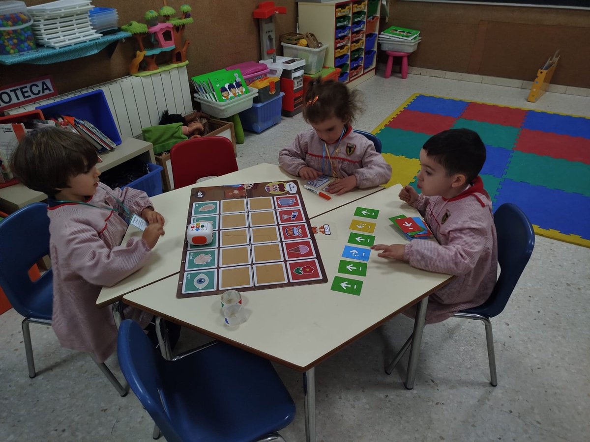 ElValle_I's tweet image. En nuestros proyectos, la robótica se convierte en una herramienta clave para aprender experimentando 🤖✨

Los alumnos diseñan, crean y resuelven retos mientras desarrollan pensamiento lógico y creatividad. ¡Aprender haciendo!