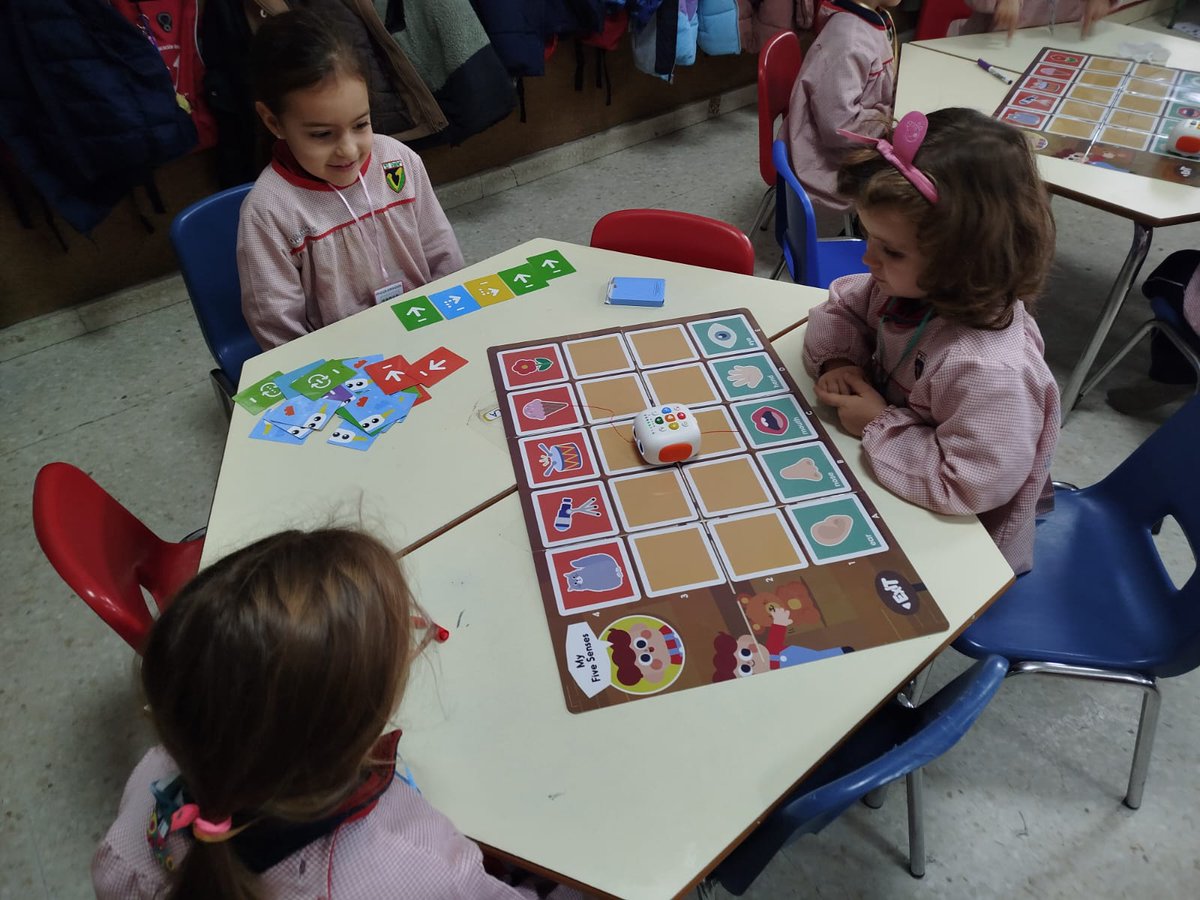 ElValle_I's tweet image. En nuestros proyectos, la robótica se convierte en una herramienta clave para aprender experimentando 🤖✨

Los alumnos diseñan, crean y resuelven retos mientras desarrollan pensamiento lógico y creatividad. ¡Aprender haciendo!