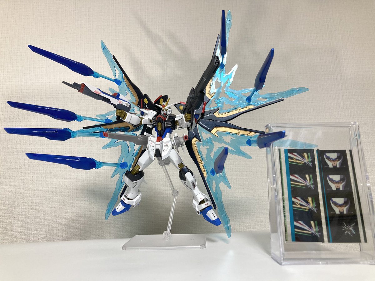 E3%82%B3%E3%83%9E%E3%83%95%E3%82%A3%E3%83%AB%E3%83%A0