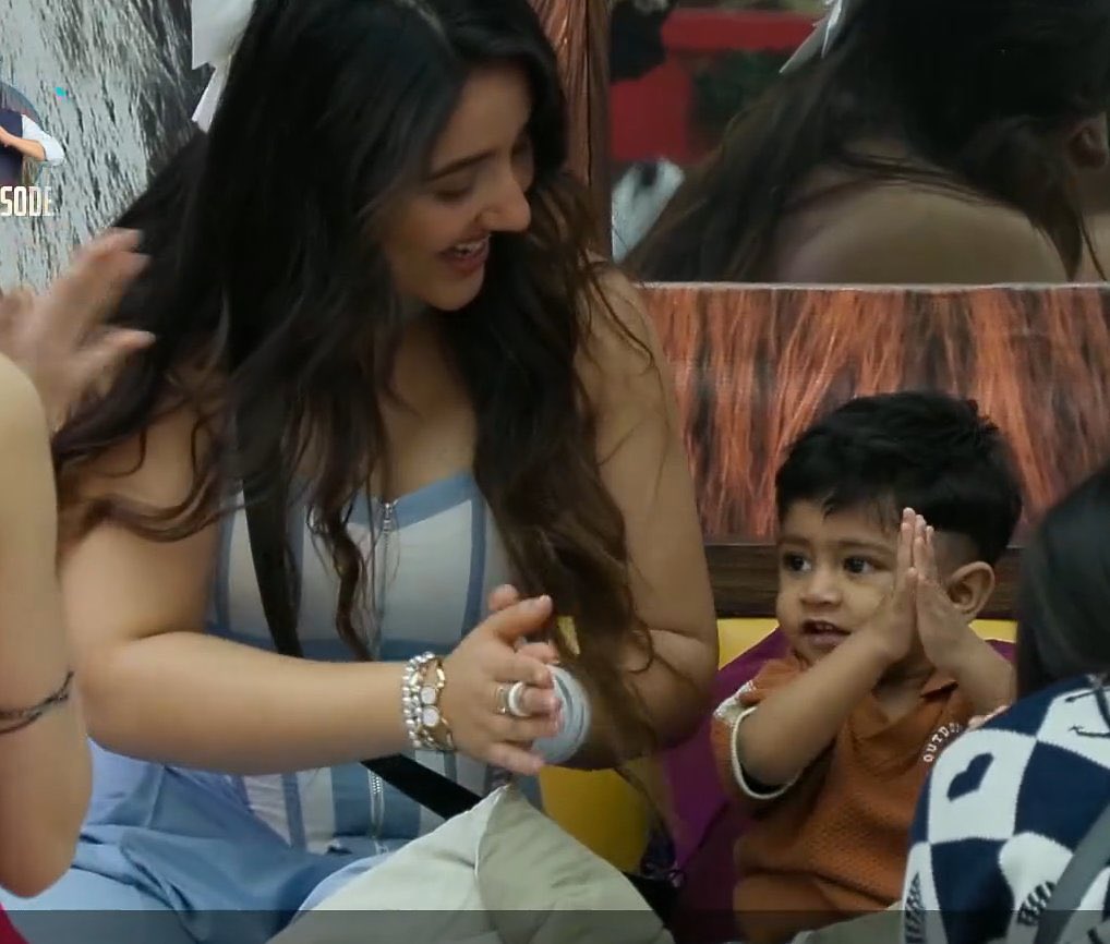 Two Cutiee in one frame 🤍

#AshnoorKaur #BigBoss19 #Abhinoor