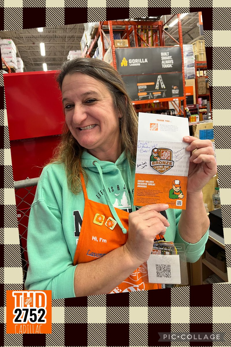 Congratulations to cashier LaVonne on her Bronze Homer Milestone Award! #cadillac2752 #homerawards! #bronzemilestone