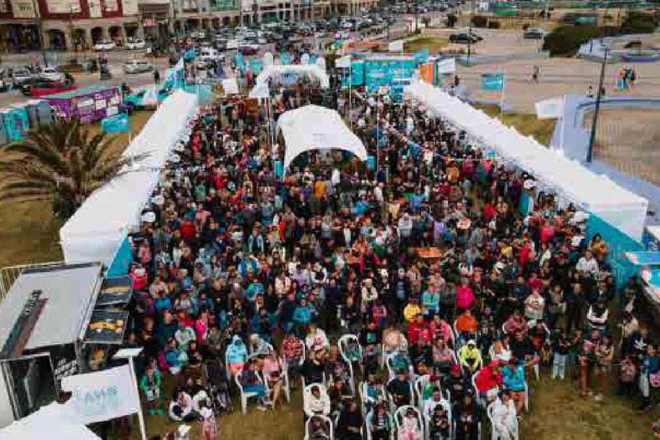 Más opciones para el fin de semana en la ciudad 

#BNAFest <a href="/MuniRosario/">Municipalidad de Rosario</a> <a href="/DesarrolloRos/">Secretaría de Desarrollo Económico y Empleo</a> <a href="/prensabna/">Prensa BNA</a> 

Producción rosarina dirá presente en el BNA Fest: feria, música y gastronomía

rosario.gob.ar/inicio/bna-fest