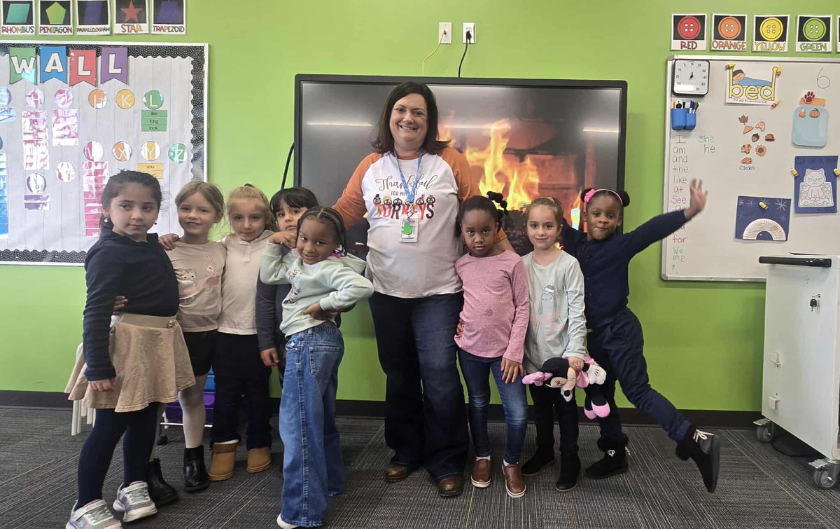Mrs. Becker is so thankful for her little learners! ❤️🐾