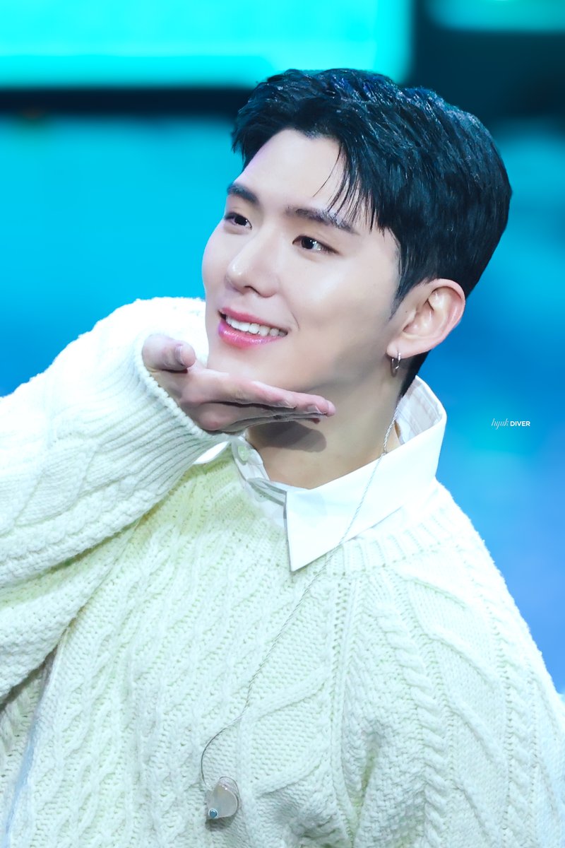 기현날 기현시🧡

#HBDtoKIHYUN #선물같은기현DAY_1122