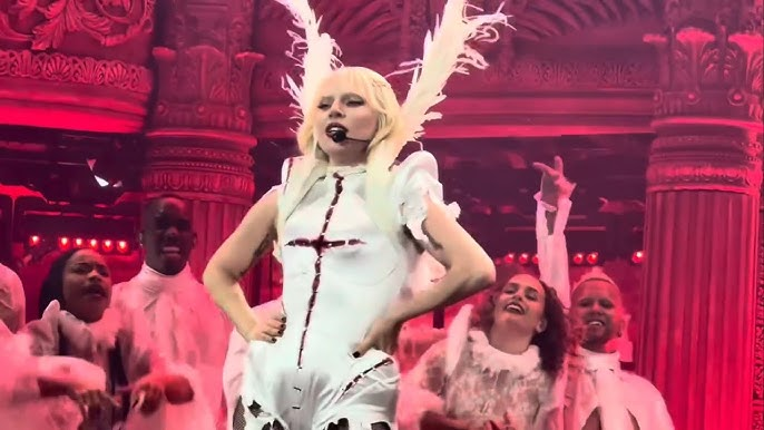 anticursed_'s tweet photo. i kinda miss this outfit ngl https://t.co/TEnSUdpdn5