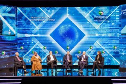 هذه التغريدة موجهة لكل أب وأم يفكرون بجدية في مستقبل أبنائهم ولكل شابٍ وشابة يريدون أن يعرفوا ما الذي سيغيّر حياتنا فعليًا خلال السنوات القادمة؟ 

مخرجات المنتدى السعودي، الأمريكي 2025 كشفت بوضوح أن السنوات الـ 5–8 القادمة ستشهد تغيّراً جذرياً في (الوظائف و التعليم و الخدمات