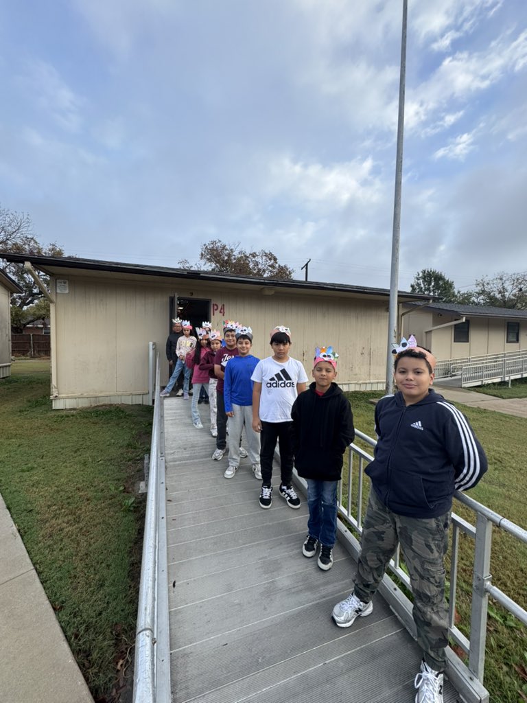 ms. vasquez tweet media