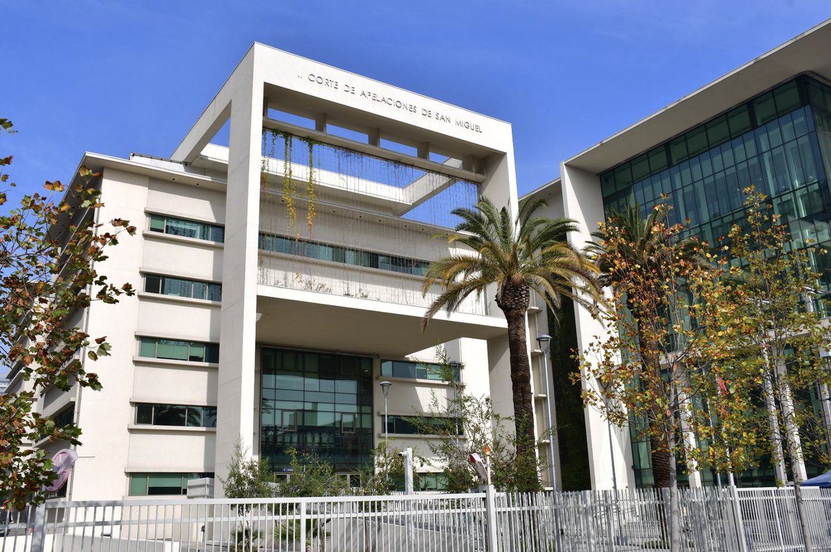 PJudicialChile's tweet image. Fiscal judicial de la Corte de Apelaciones de San Miguel dispone suspensión del conservador y archivero judicial de Puente Alto pjud.cl/prensa-y-comun…