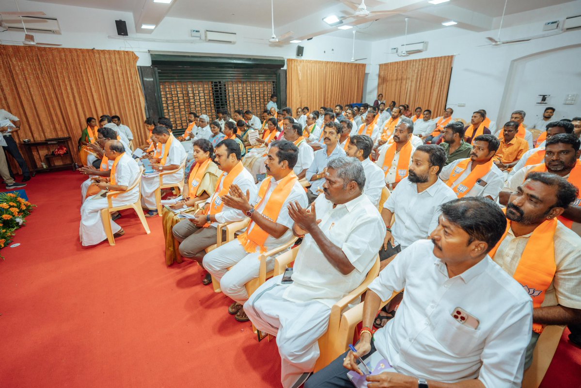 annamalai_k's tweet image. In a meeting chaired by @BJP4India National General Secretary Thiru @tarunchughbjp avl at the @BJP4Puducherry headquarters in Puducherry this evening, we reviewed the progress of the party’s SIR initiatives across the state, in the esteemed presence of senior leaders and…
