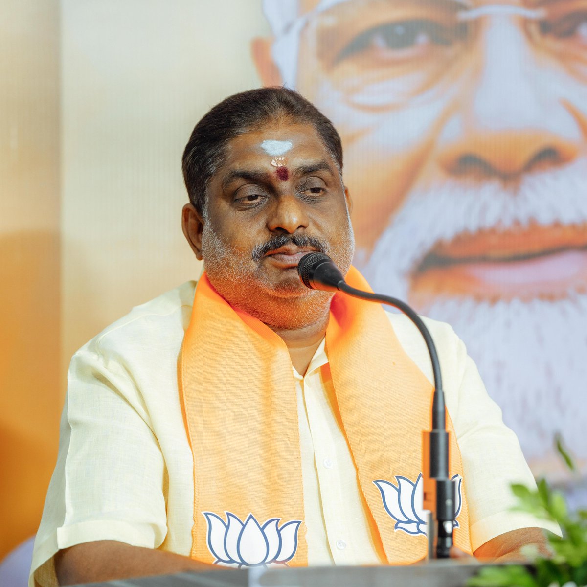 annamalai_k's tweet image. In a meeting chaired by @BJP4India National General Secretary Thiru @tarunchughbjp avl at the @BJP4Puducherry headquarters in Puducherry this evening, we reviewed the progress of the party’s SIR initiatives across the state, in the esteemed presence of senior leaders and…