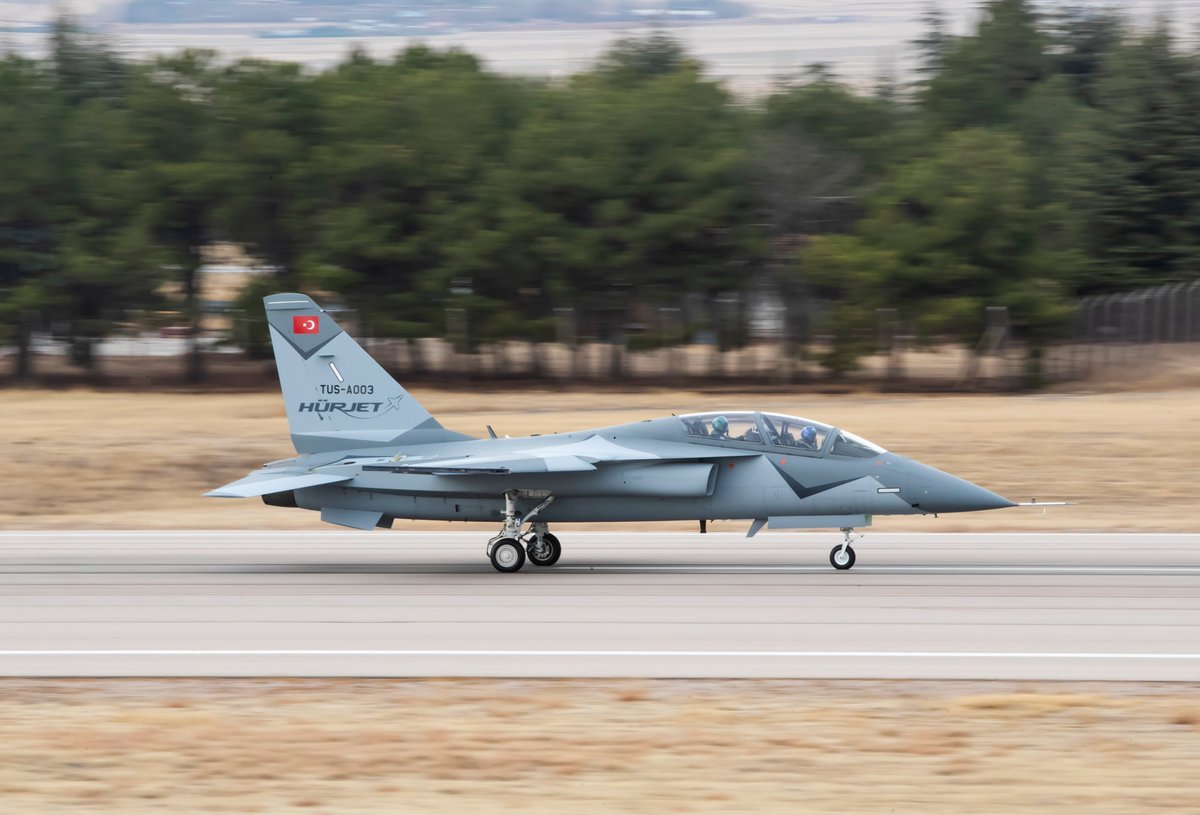 DefenceTurkey's tweet photo. TUSAŞ President & CEO Mehmet DEMİROĞLU: `We Are Ready to Sign the HÜRJET Contract with Spain`
As TUSAŞ’s HÜRJET jet trainer becomes one of Spain’s highest-priority procurement programs, Greek media outlets have circulated speculative and politically motivated claims targeting the platform. Speaking to @elespanolcom  Turkish Aerospace (TUSAŞ) President & CEO Mehmet DEMİROĞLU dismissed these allegations, noting that “no unresolved issues remain” in the ongoing negotiations between the two countries and stating that the contract “could be signed within weeks.”  @TUSAS_TR 
More Details 👇🏻
https://t.co/98MAjG7L4q