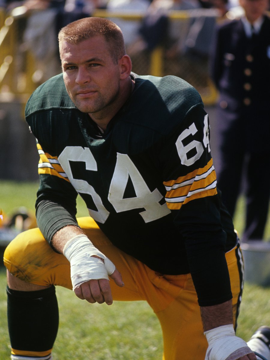 LeiferNeil's tweet photo. The Green Bay Packers lineman Jerry Kramer on the sidelines during a game against the Chicago Bears at City Stadium.
Green Bay, Wisconsin
September 15, 1963
#NeilLeifer #Photography #Sports #Football #ChicagoBears #CityStadium #GreenBayPackers #JerryKramer https://t.co/lSrOY2d3ig