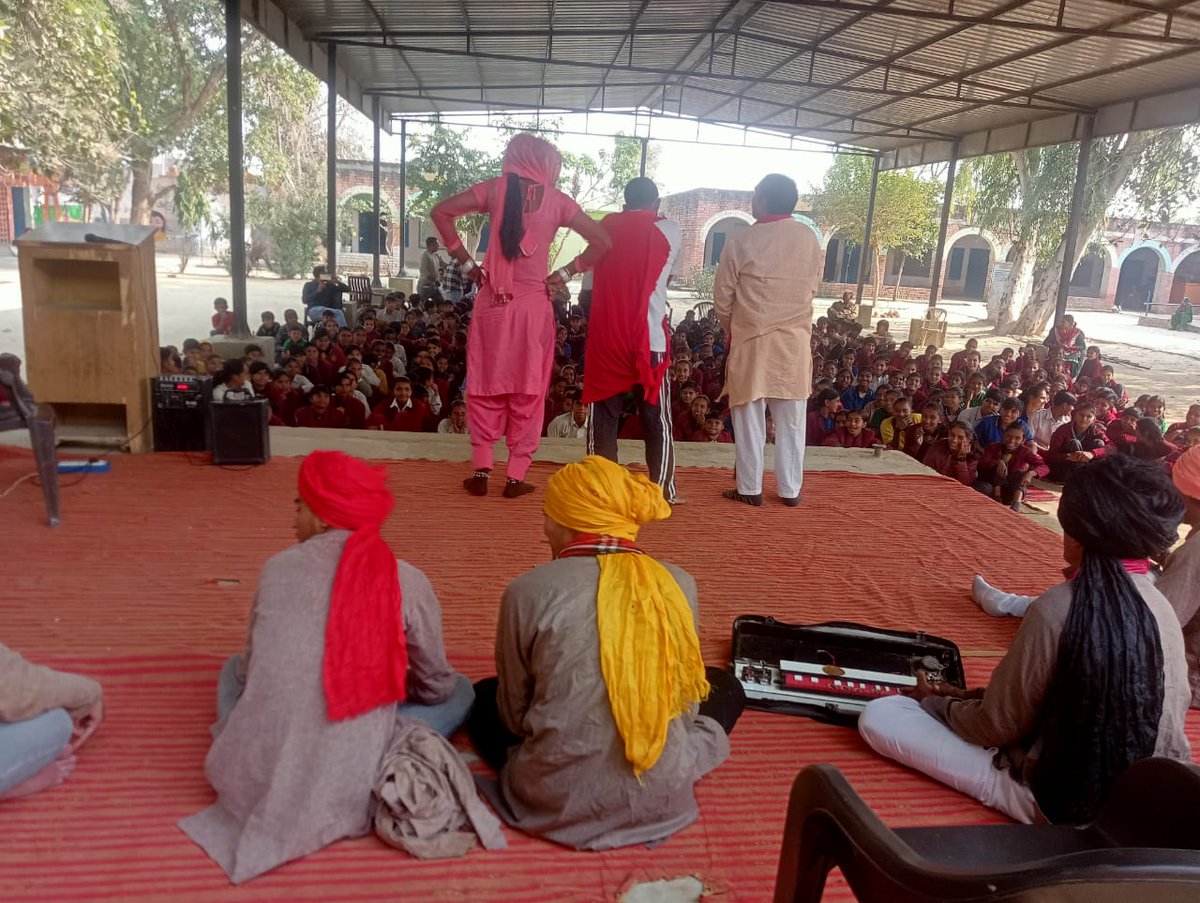 CBC_Chandigarh's tweet image. Haryanvi cultural troupe presented an awareness program at GGHS Thua, #Jind (HR) on the theme of Flagship Schemes of the Govt of India, organised in collaboration with BDO Alewa. Students, teachers &amp;amp; locals participated enthusiastically &amp;amp; appreciated the informative presentation.