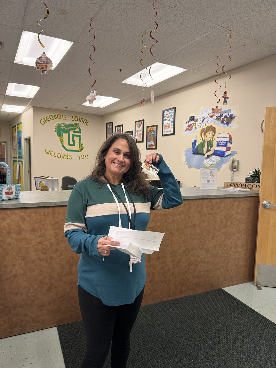 HowellTwpGrnvl's tweet photo. Thank you Mrs. Hassett for being a sub at Greenville and for making a difference each day! 🐊#HTPSHowellLeads https://t.co/P8QYVoeJsj
