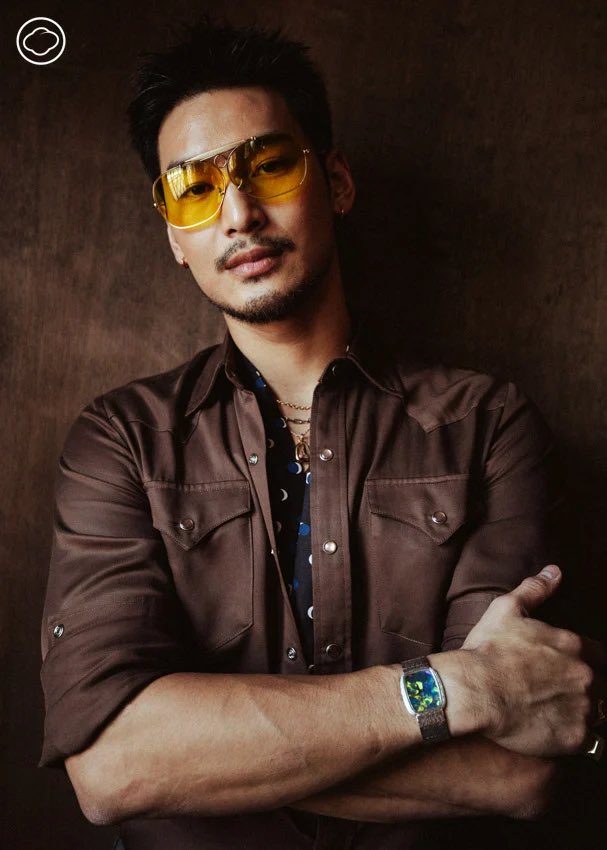 ถิ่นนี้ถิ่นกู ถ้ามึงจะอยู่ก็ต้องจ่ายค่าส่วยให้กูด้วย ไม่ต้องจ่ายเป็นเงินก็ได้…จ่ายเป็นตัวมึงก็พอ ไอ้นักเลง