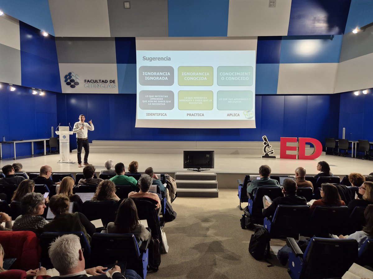 ISTFoundation's tweet photo. “Cuanto más concreto es el objetivo de aprendizaje, más nos ayuda en el proceso de metacognición.”
Juan G. Fernández @JuanEldelblog ha analizado el papel de la metacognición en la evaluación formativa y ha propuesto estrategias para ayudar al alumnado a calibrar su propio aprendizaje. Su ponencia ha invitado a desarrollar una enseñanza más consciente y efectiva.

💡Descubre más sobre los ponentes y sus ideas en 👉 https://t.co/hYLepPyQho
