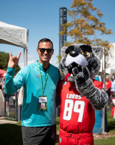 TheHowlLine's tweet image. ATTENTION LOBO NATION:
Can we take a moment to appreciate  OUR amazing athletic director Fernando Lovo ( @flovom )?

This man has completely transformed UNM Athletics. The culture. The energy. The belief. The standard.

Everything we feel right now, the momentum, the pride, the…