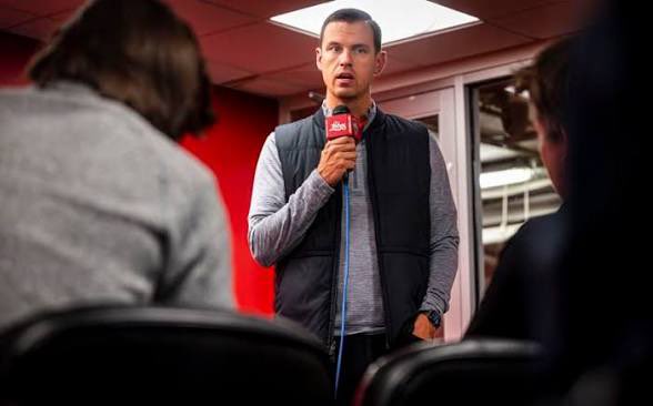 TheHowlLine's tweet image. ATTENTION LOBO NATION:
Can we take a moment to appreciate  OUR amazing athletic director Fernando Lovo ( @flovom )?

This man has completely transformed UNM Athletics. The culture. The energy. The belief. The standard.

Everything we feel right now, the momentum, the pride, the…