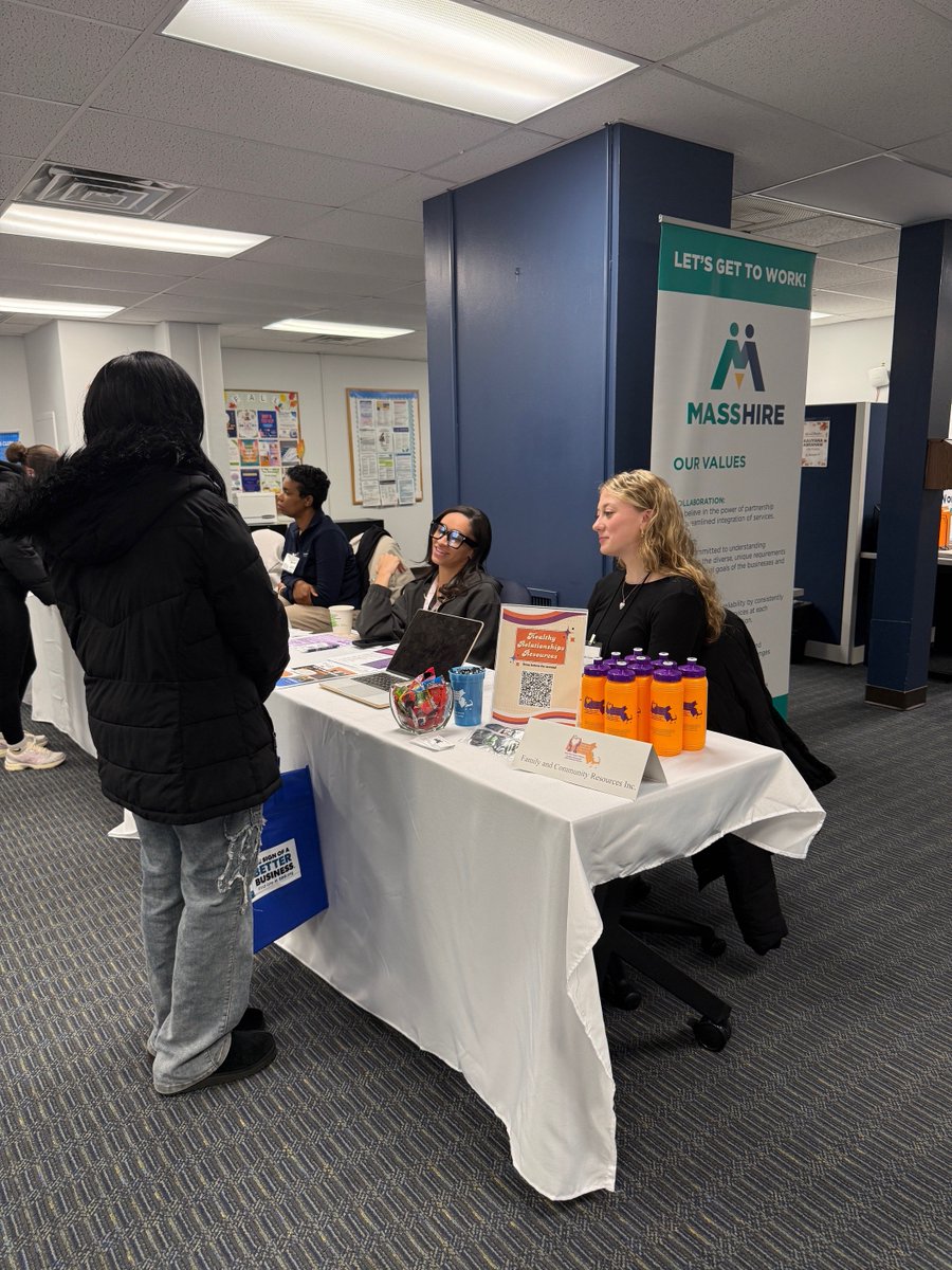 MassHireGBWB's tweet photo. Our Youth Job Fair brought together hiring employers and motivated young people. Just one of the many services offered through #MassHire 📈 https://t.co/CvCd2v1U8m
