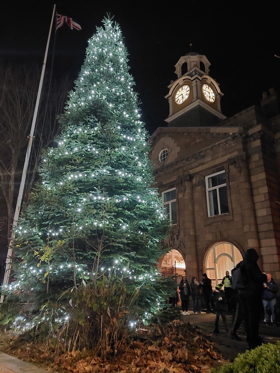 It looks Amazing the best Christmas 🎄 Tree in Sandwell,  it's that good we even got an early visit from Santa 🎅 and got his seal of approval ho ho ho! <a href="/sandwellcouncil/">Sandwell Council</a> <a href="/WMPolice/">West Midlands Police</a> <a href="/KimMadillWMP/">Chief Superintendent Kim Madill</a>