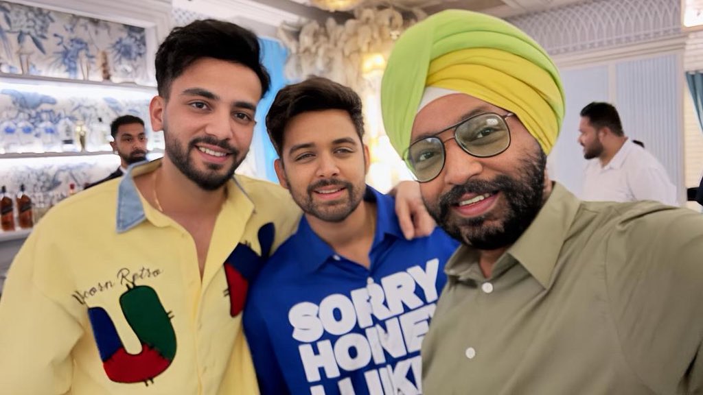 Elvish &amp; Samarth With Harpal Paji at #LCS3  Screening/ Party 🤝🫂
#ElvishYadav  #ElvishArmy