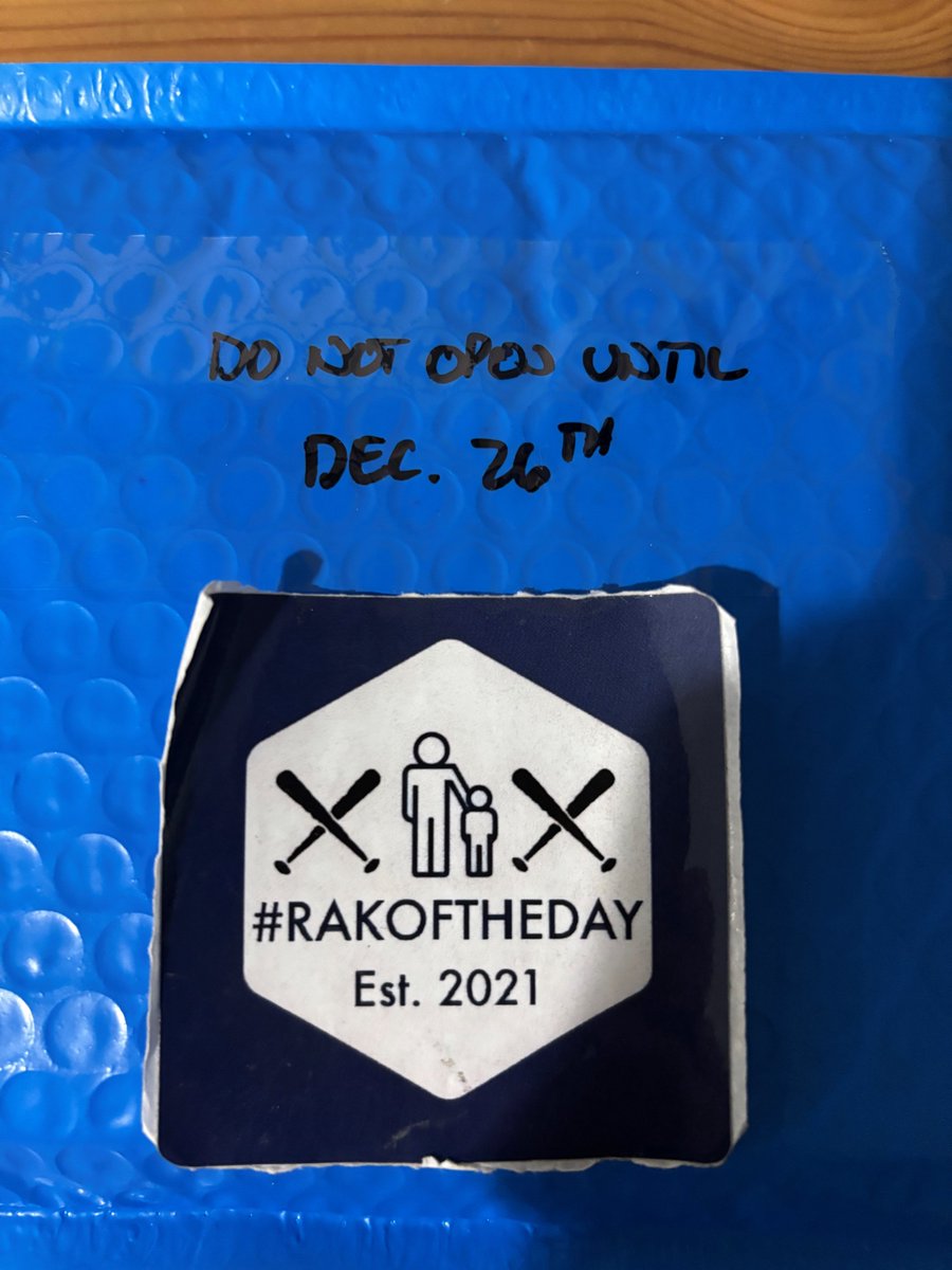 eshecker's tweet image. It's been an amazing year for #RAKoftheDAY, and there have been many individuals that have helped make it such a fantastic hobby community. Thank you to RAK Ambassador @snhs2 for being one of those individuals and I hope you enjoy your Christmas RAK. Thank you!