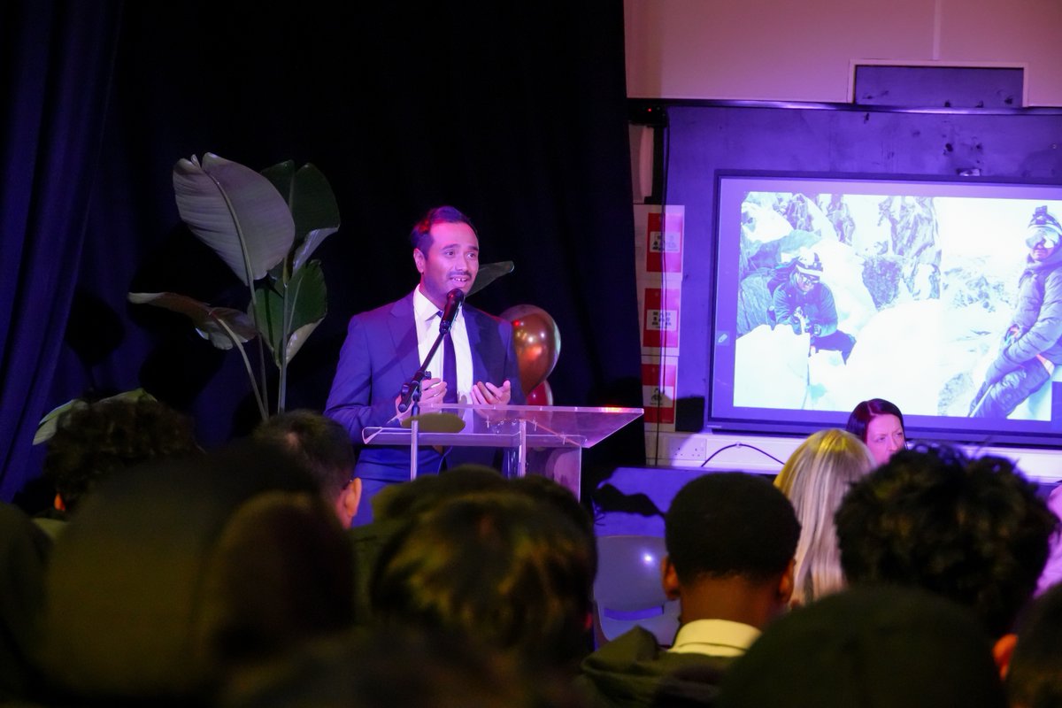We were delighted to welcome mountaineer <a href="/akkerahman/">Akke Rahman</a>, the first British Muslim to summit Everest, as our Guest of Honour. He inspired the audience with stories of resilience and success, and presented students with their certificates. 🌟

🔗 theradclyffeschool.co.uk/a-celebration-…
