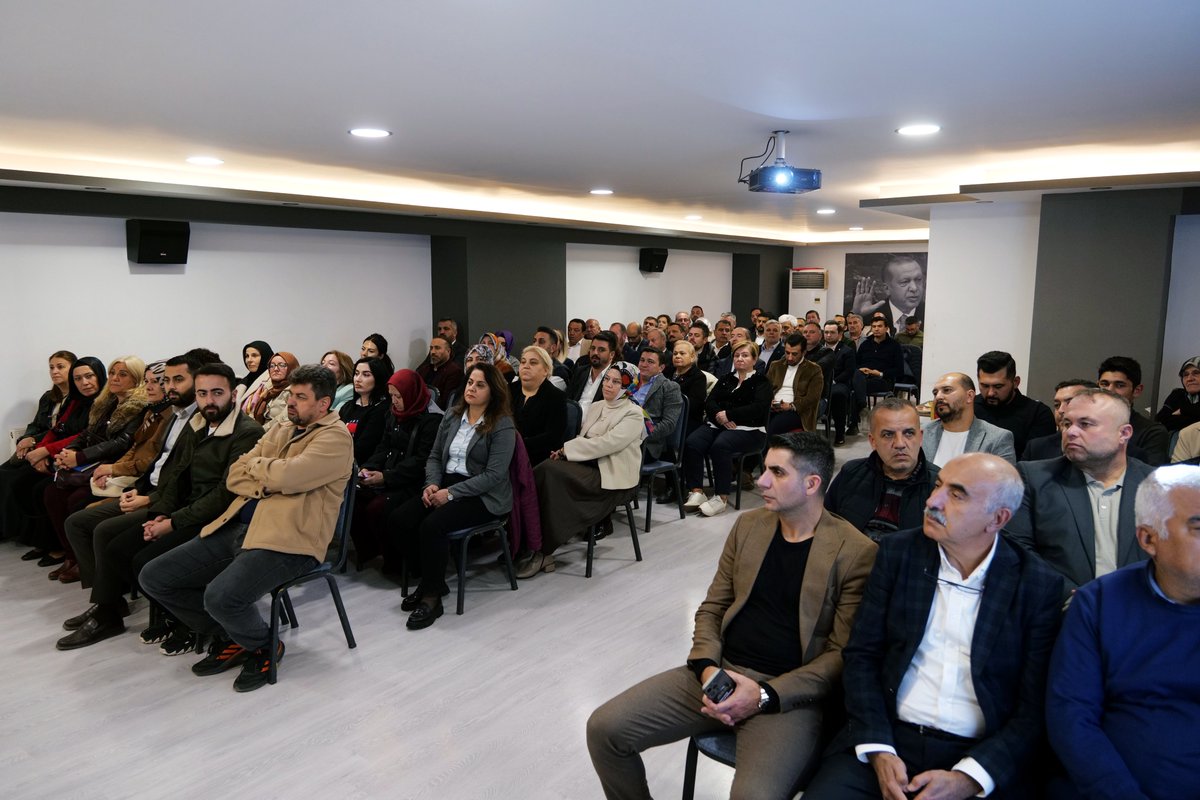 Üç Ana Kademe Yönetim Kurulu Birim Toplantısı, İl Başkanımız Gürhan Albayrak başkanlığında; ilçe koordinatörlerimiz, ilçe başkanlarımız ve yönetim kurulu üyelerimizin katılımlarıyla gerçekleştirildi. 
 
🔸 AK Parti Seninle #Eskişehir