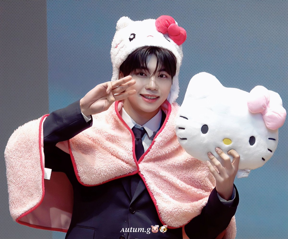 251021 music plant 뮤직플랜트 팬싸

₍ᐞ•༝•ᐞ₎◞ ̑̑

#PARKGUNWOOK #박건욱 #朴乾煜 #朴乾旭 #パクゴヌク #ZEROBASEONE #ZB1 #제로베이스원