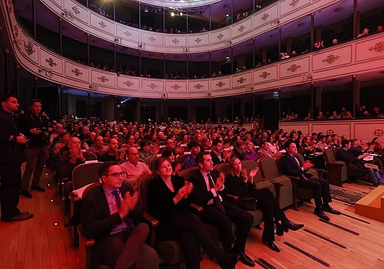 Ana Martin tweet media