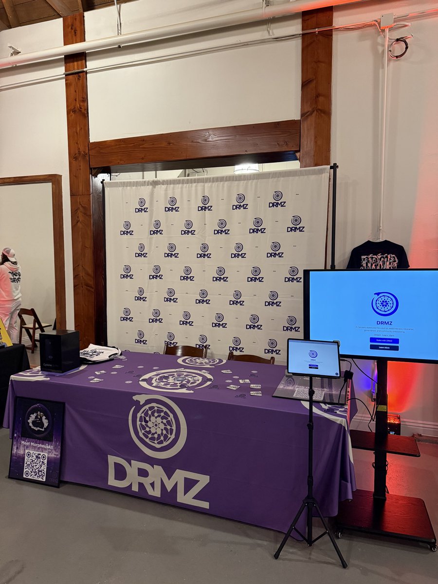 DRMZ_Web3's tweet image. Last nights DRMZ booth 🐍 ☁️ #stakewithdrmz $ADA @CardanoChilli @rod_drmz @crypto_relic @MaganaCNFTs @Genki_dot_ADA @RuaynerDrmz @DRMZ_Web3 @BigDrew369