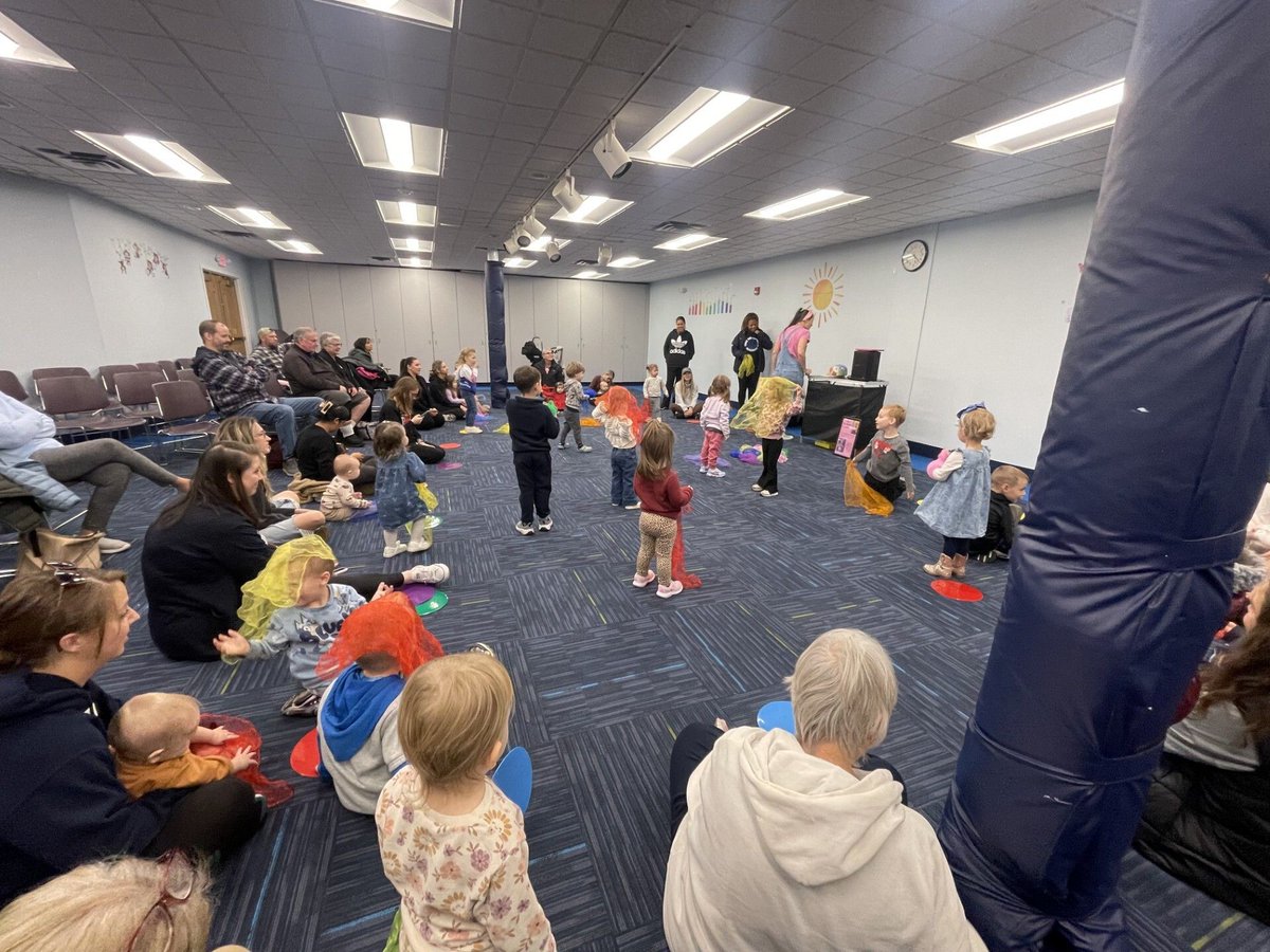 Families had a great time dancing at the Ms. Rachel Experience this week. Keep an eye on future newsletters for another visit from the Ms. Rachel Experience!