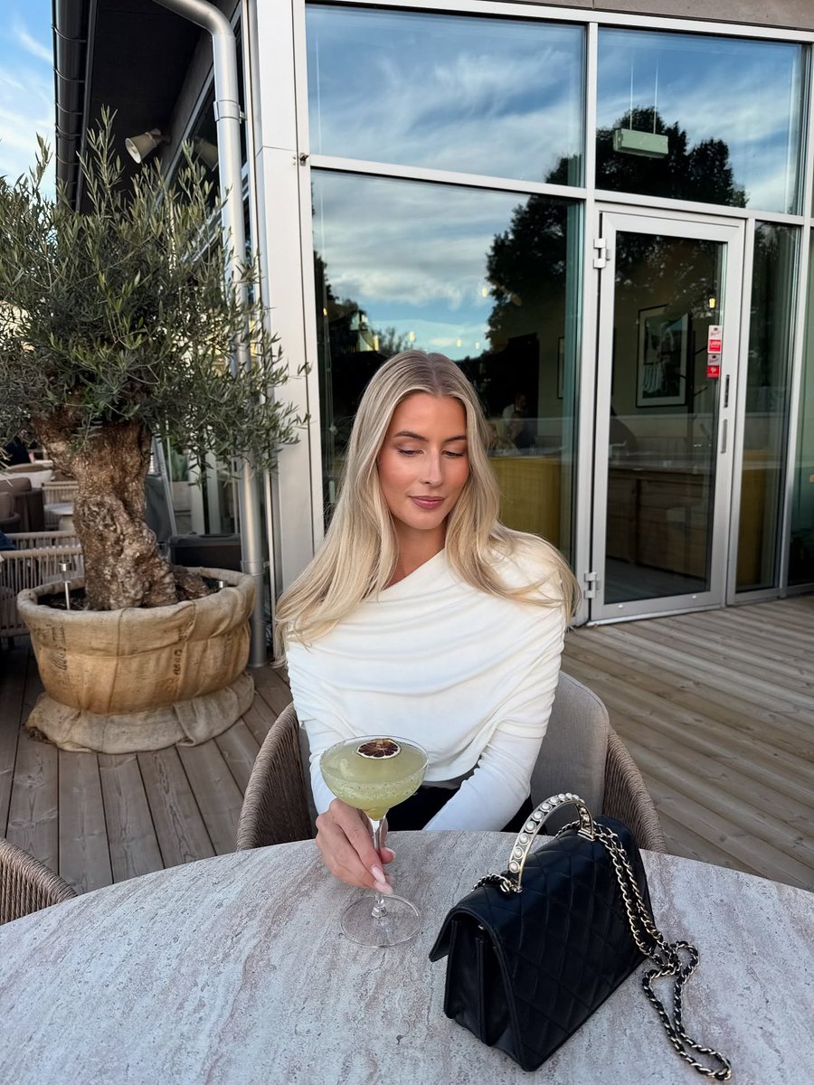 miaW5171's tweet image. No matter how difficult the road ahead, as long as you don&apos;t give up, every step will lead you to a better version of yourself. Keep going, keep striving, and the future you desire is drawing closer