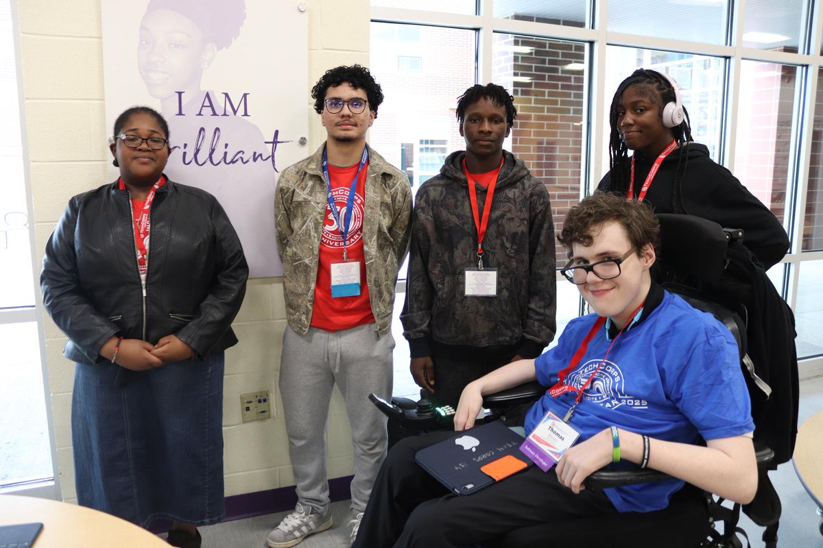 ColsCitySchools's tweet image. The @TECHCORPSUS Hackathon brought coding to life for over 200 students across the District. Students were guided by industry mentors and university professors to code, problem-solve, and innovate technology for the future. Our #LeadersGrownHere are powering the future. 🔌💡