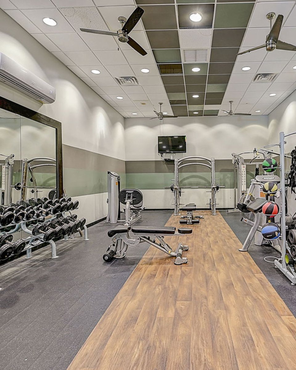 cmcapartments's tweet image. 📍 Community Highlight: The Waterford at Mandarin Apartments in Jacksonville, FL.

Work out your way, just steps from your front door. Our fitness center is stocked and ready to help you crush your wellness goals! 🏃‍♀️💚

#CommunitySpotlight #CMC #CMCApartments