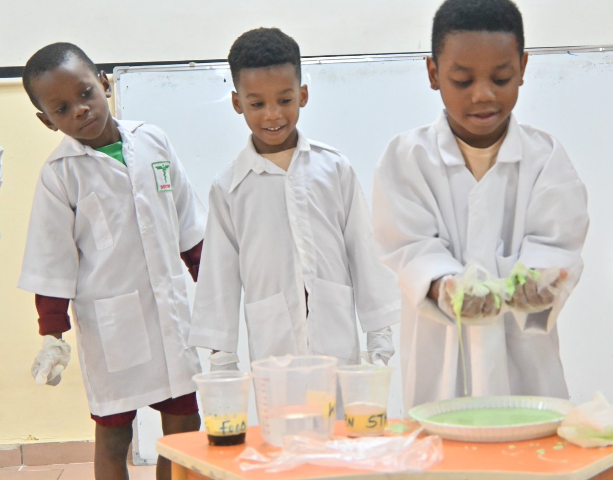 TCISABUJA's tweet image. 🔬Our young scientists spent the week exploring, experimenting, discovering…and having a blast! From bubbling reactions to hands-on discoveries, their curiosity lit up the room.

#ScienceWeek #FutureScientists #LearningIsFun