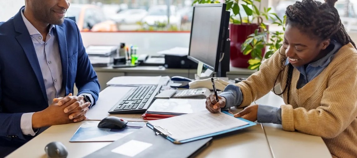 September’s jobs report was a mixed bag: job growth beat expectations, but unemployment ticked up. As high rates weigh on households, #CreditUnions’ lower borrowing costs continue to help keep consumers and the economy moving. bit.ly/4reQsSv