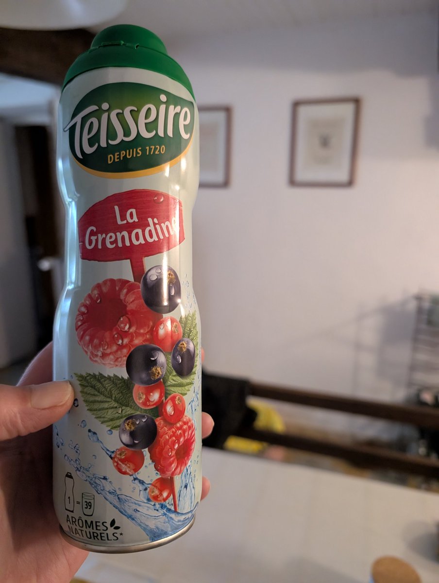 ParisGers's tweet photo. ☀️"On ne détruit pas un souvenir d'enfance"
Monsieur le 1er ministre @SebLecornu, l'usine #Teisseire de #Crolles en #Isère ne doit pas fermer, vous avez le pouvoir de ne pas laisser faire #Calsberg !
Sauvez les 205 salarié•es, les 205 familles !
CC @Francois_Ruffin https://t.co/pLXX1D0Wm4