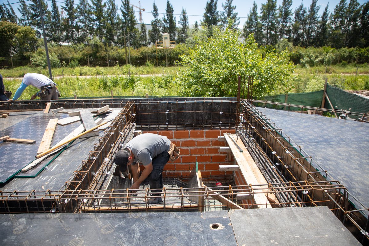 jjosemussi's tweet image. La construcción del Centro Cívico Municipal de El Pato sigue en marcha y cada avance nos acerca más a un espacio que fortalecerá la presencia del Estado en la zona para que los vecinos y vecinas realicen trámites. ✅ Inversión municipal. #Berazategui #BerazateguiCorazónDeZonaSur