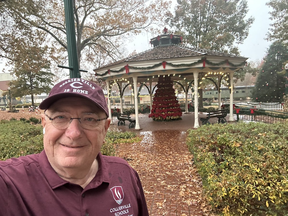 WrightCox3's tweet image. The calm before the Crazy!!
Let’s go Dragons! 
#maroonfriday
#GoDragonsGo
#playofffootball 
#fridaynightlights
@collierville_high_school 
@colliervilleschools 
@colliervillefootball