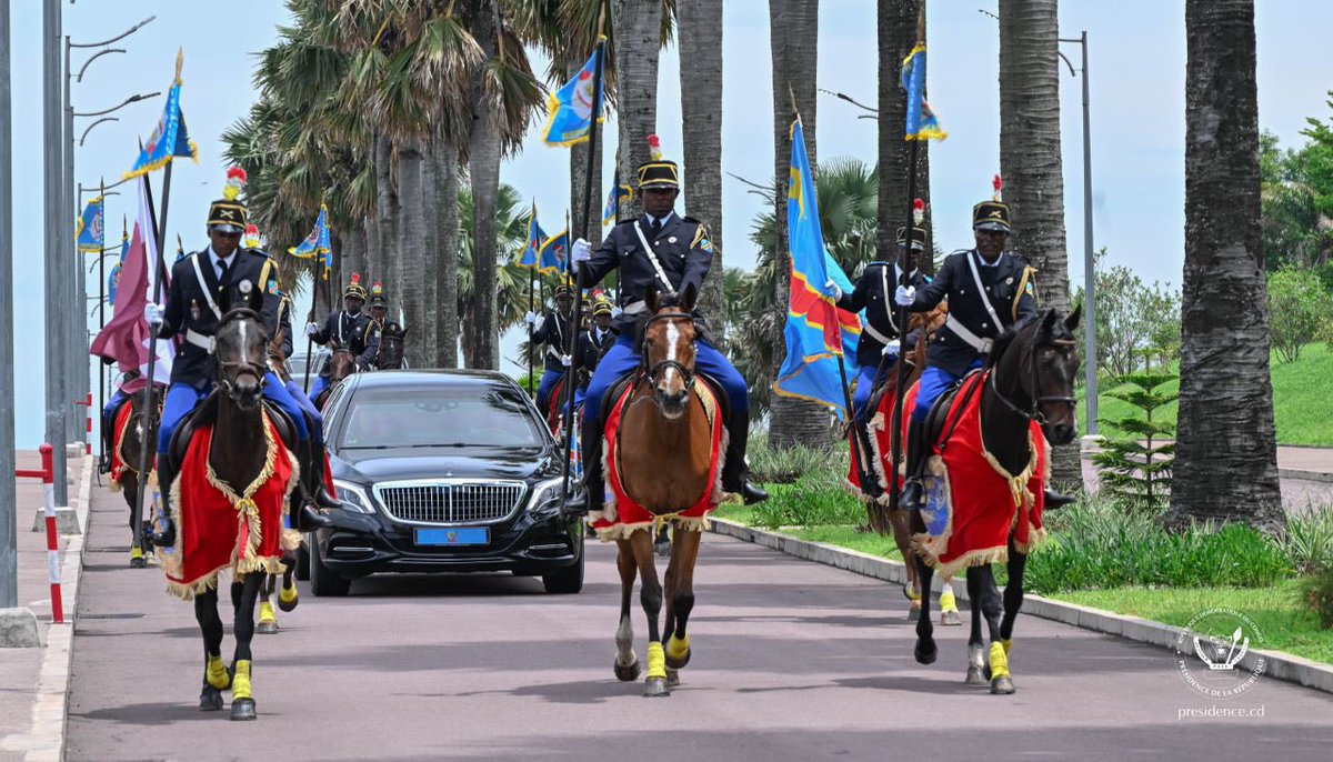 Arrivé à Kinshasa, ce vendredi en milieu de matinée, pour sa première visite officielle en République Démocratique du Congo (RDC), Son Altesse Sheikh Tamim Ben Hamad Al Thani, l’Émir du Qatar a été accueilli à sa descente d’avion par le Président de la République Félix Antoine