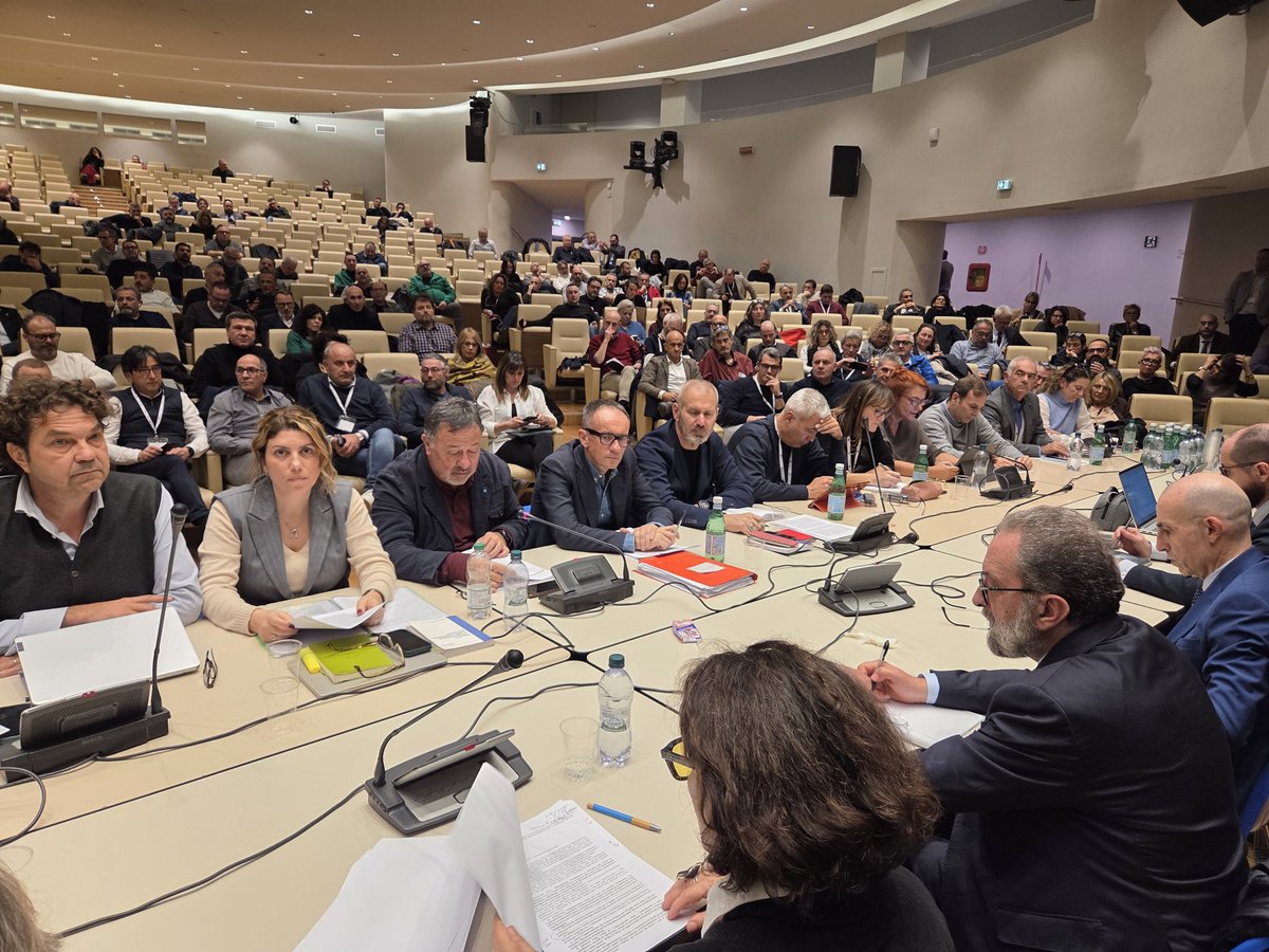 Federmeccanica's tweet photo. 🔵 Prosegue, presso l'Auditorium di @Confindustria , la trattativa per il rinnovo del #ccnlmetalmeccanico.  Riprende il confronto in plenaria tra le delegazioni di #Federmeccanica , #Assistal e #FIM #FIOM #UILM .

#RinnovamentoContinua https://t.co/ot5CLUQyJF