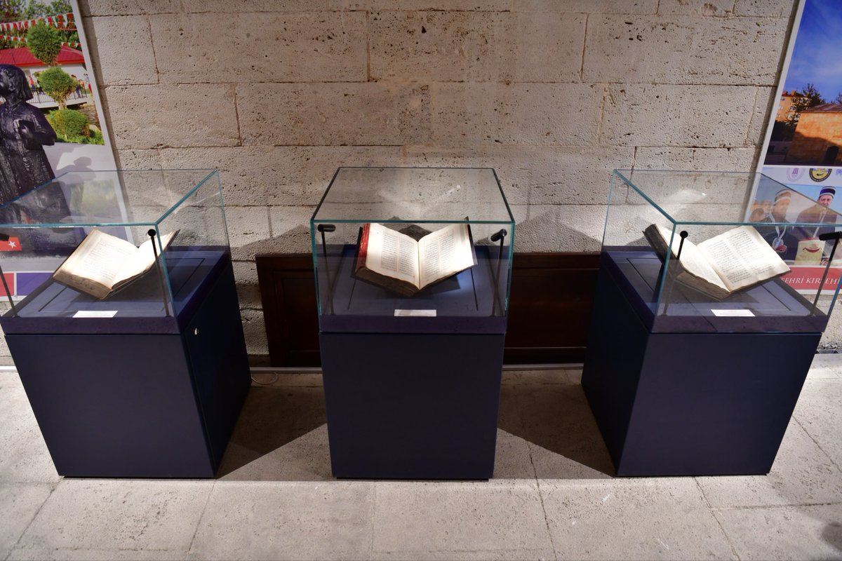 DemiryurekSefa's tweet image. 📍Kırşehir Ahilik Müzesi
📜Âşık Paşa Yazma Eser Sergisi

🪶Anadolu’da Türk diline yön veren gönül erlerinden mutasavvıf-şair Âşık Paşa’nın eserlerini bir araya getiren Âşık Paşa Yazma Eser Sergisi&apos;nin açılışını Kültür ve Turizm Bakan Yardımcımız Sn. Nadir Alpaslan, TÜYEK…