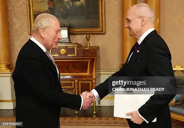 Buckingham Palace, London
November 20, 2025

Presenting my credentials to His Majesty.

🇨🇿🇬🇧