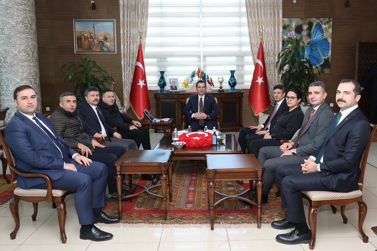 Mülkiye Müfettişleri Sinan Başak, Mesut Tabakçıoğlu, Murat Öztürk, Akın Oruç beraberinde Muş Vali Yardımcıları Cihat Abukan ve Tahir Yılmaz, Valimiz Sayın <a href="/ahmetkarakaya37/">Ahmet Karakaya</a>’yı ziyaret etti.

Ziyarette, Vali Yardımcıları Kübra Sivaslıoğlu ile Onur Aykaç hazır bulundu.