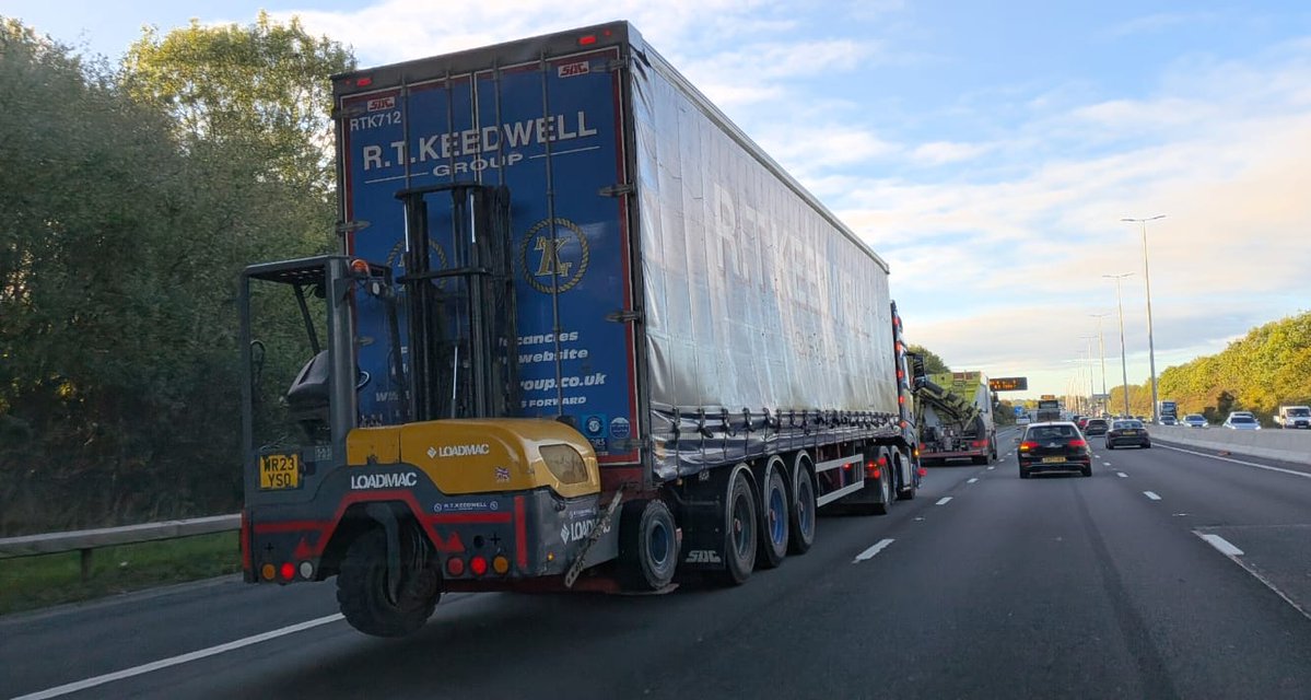 Loadmac's tweet image. Compact design. Outstanding performance.

Both the 225 Ultra and 825 Super Reach are the most compact truck mounted forklifts in their classes. This intelligent design creates a versatile and highly manoeuvrable machine without compromising on lifting capacity.

#CompactDesign