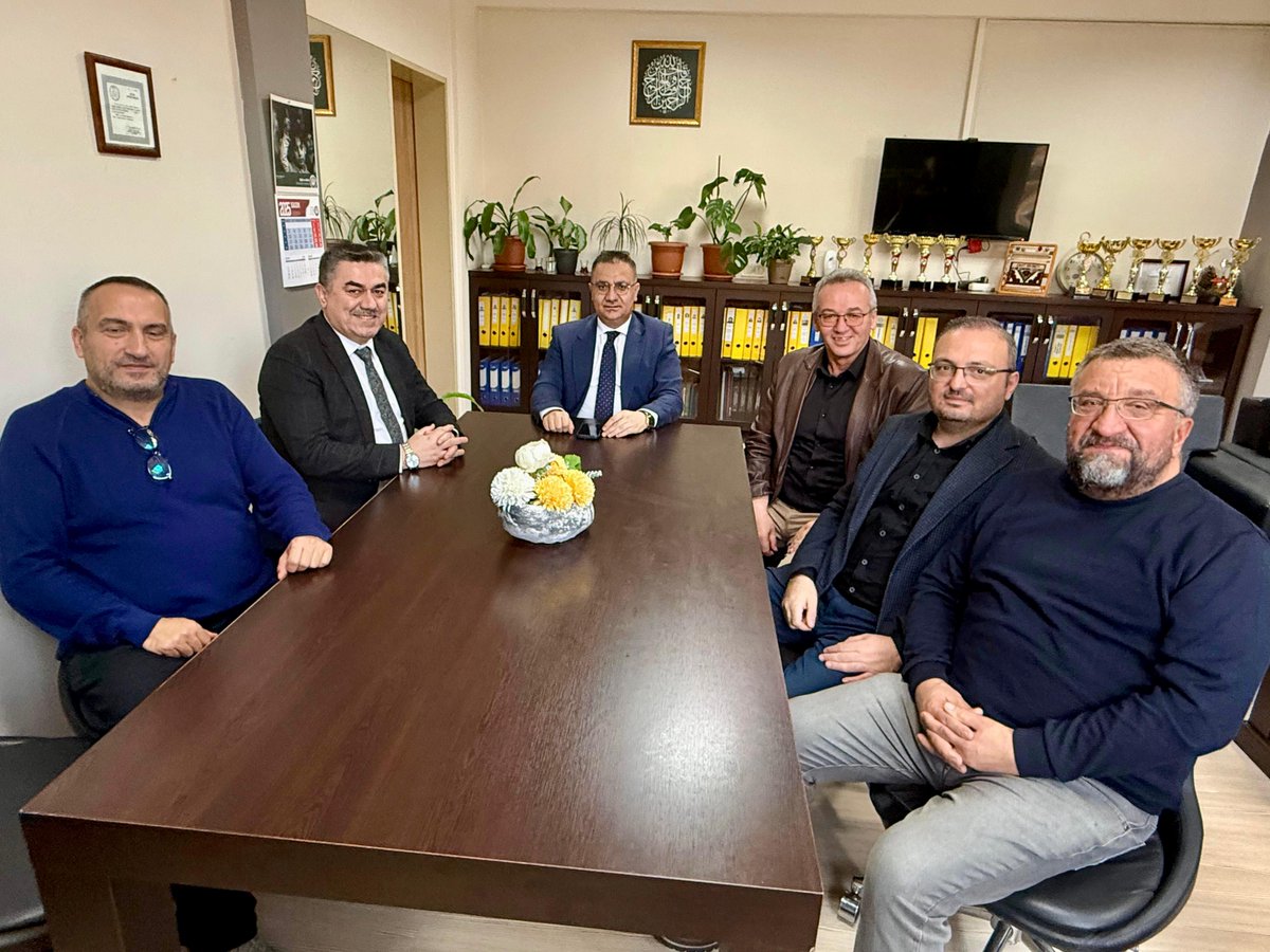 TC_sancaktepe's tweet image. 🔷️Kaymakamımız @naifyavuz, Safa İlkokulu’nu ziyaret ederek incelemelerde bulundu. 

📌Okulda yürütülen eğitim faaliyetlerine ilişkin okul müdüründen bilgi alan Kaymakam Naif Yavuz’a, İlçe Millî Eğitim Müdürü Sadık Aslan da eşlik etti.

📌Ziyaret kapsamında öğrenci ve…