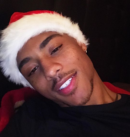 ta cedo ou já pode começar o dingou béus?