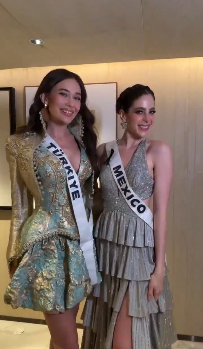 📌Sağdakinin Kainat güzeli seçildiği yarışmada soldaki ilk 30'a bile giremiyorsa böyle adaletin ta...
#missuniverse