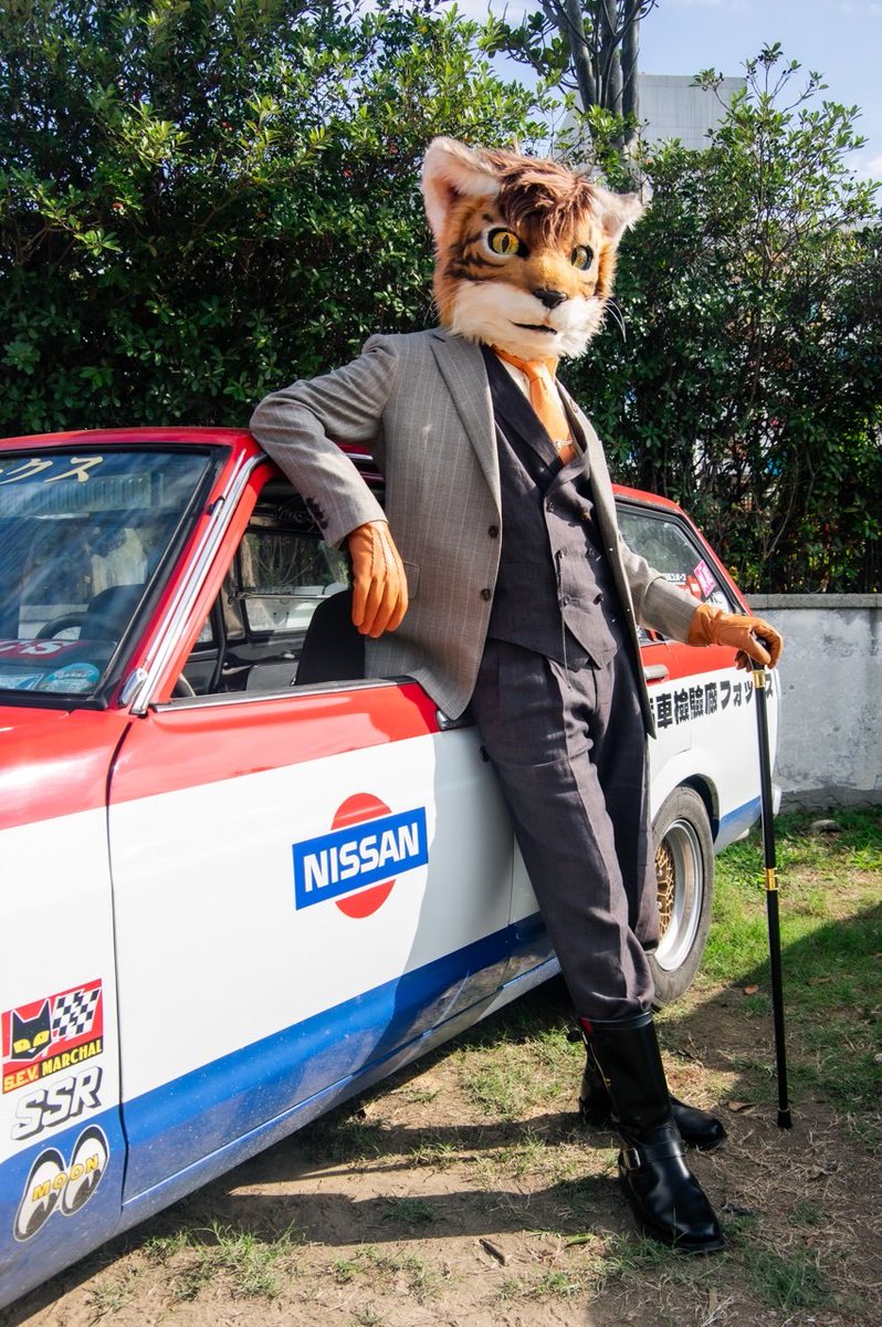 FangsStorm's tweet photo. 獸無限 @infurnity 的車聚，最吸引我的還是老車。

#FursuitFriday #tabbycat
.
😺🪡  by @piper_huang 派普
🧥🪡 by Kindware @ 東京南青山
📷 by @titalkrubbish 邱老虎 https://t.co/cJ0MxVdk9O